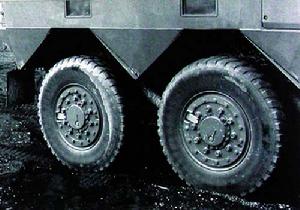 日本96式輪式裝甲人員輸送車