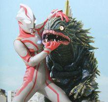 夢比優斯VS格斯拉