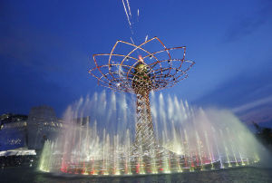 米蘭世博會地標建築“生命之樹”的噴泉