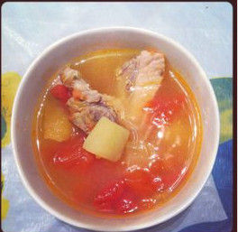 土豆西紅柿煲排骨 土豆西紅柿煲排骨