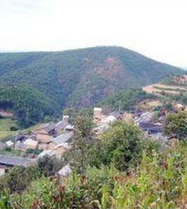 依苴地村 依苴地村