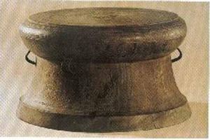 翔鷺銜魚紋銅鼓 翔鷺銜魚紋銅鼓