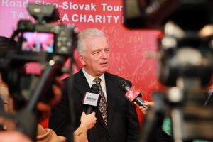 斯洛伐克駐華大使杜尚.貝拉