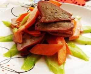 胡蘿蔔溜豬肝 胡蘿蔔溜豬肝