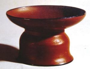 紫褐色渣斗 紫褐色渣斗