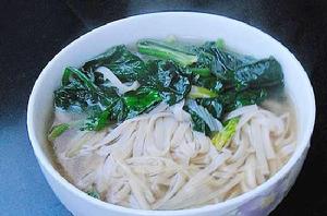 菠菜熱湯麵 菠菜熱湯麵