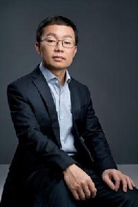 陳文彬[銀科控股創始人、董事長兼執行長]