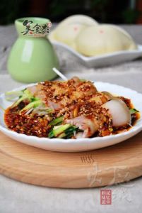 蒜泥白肉卷 蒜泥白肉卷