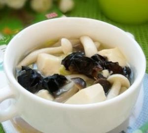 山楂豆腐草菇湯 山楂豆腐草菇湯