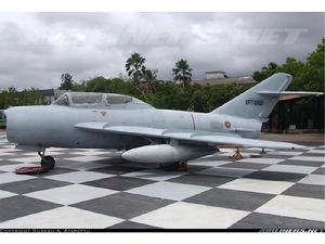 中國殲教-5教練機