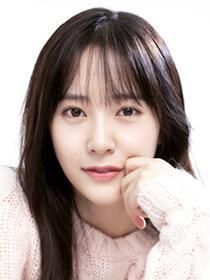 葉苒（鄭秀晶 飾）