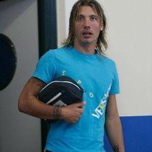 阿萊克西斯&middot;魯亞諾&middot;德爾加多球場下照片