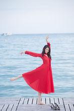 苗苗海邊紅裙