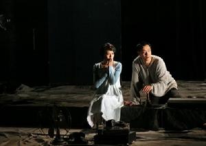 王斑主演的《哈姆雷特》