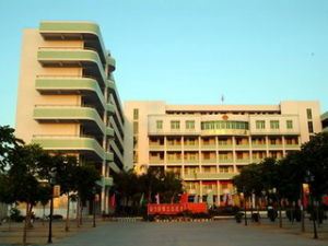 澄海市蓮陽中學 澄海市蓮陽中學