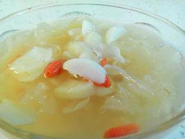 銀耳百合燉馬蹄 銀耳百合燉馬蹄