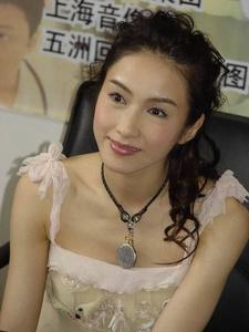 （圖）《珠光寶氣》