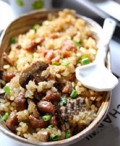 黑椒耗油牛肉粒炒飯