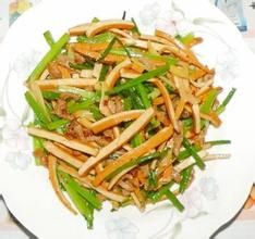 豆腐乾韭菜苔炒肉絲