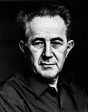 米洛萬&middot;吉拉斯