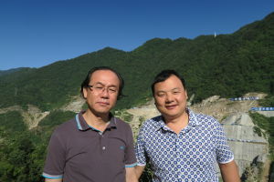 楊濤與陝西省音協主席尚飛林主席合影