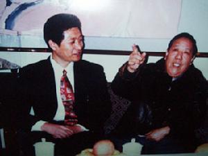 1999年12月24日，山東省副省長王玉璽同志，在山東柏呈裝裱技術發展有限公司現場考察並聽取了“中國書畫裝裱機”發明人李柏呈先生的匯報。