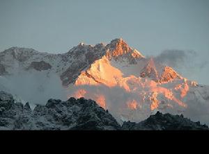 （圖）干城章嘉峰