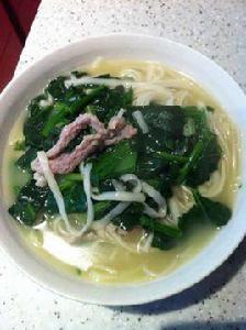 菠菜肉絲湯麵 菠菜肉絲湯麵