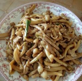 蘑菇炒肉絲 蘑菇炒肉絲