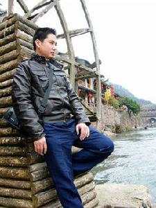 潘俊[中南民族大學美術學院主任]