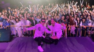 一張王牌廈門演唱會與歌迷合影