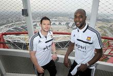 球員參觀以後的主場“倫敦碗”