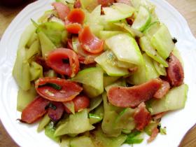 黃瓜片炒香腸 黃瓜片炒香腸