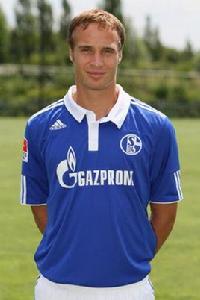 雷伊紐森 雷伊紐森