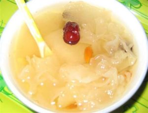雪梨杏仁銀耳湯