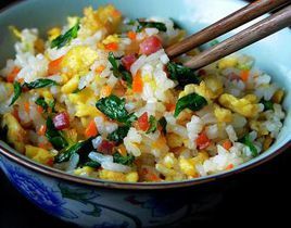 芹菜葉蛋炒飯 芹菜葉蛋炒飯