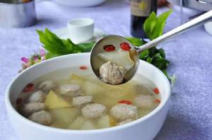 雪梨肉丸湯 雪梨肉丸湯