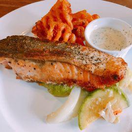 香煎三文魚扒 香煎三文魚扒