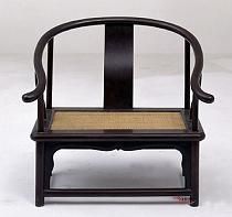 明紫檀藤心矮圈椅 明紫檀藤心矮圈椅