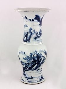 康熙青花山水人物圖鳳尾尊