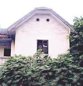 位於重慶檔案館大院內的“囧”樓