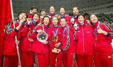 世界盃中國女排大阪奪冠 隊員合影留念