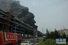 事故現場濃煙滾滾