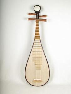 琵琶[東亞傳統彈撥樂器]