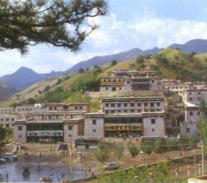 赤峰根佩廟 赤峰根佩廟