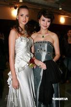 達蓮娜·舒夫真高(左)