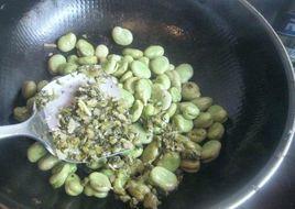 蠶豆炒酸菜 蠶豆炒酸菜