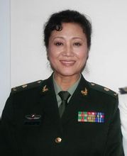 王麗雲 飾 婆婆