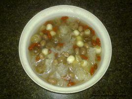 銀耳蓮子桂圓八寶粥 銀耳蓮子桂圓八寶粥