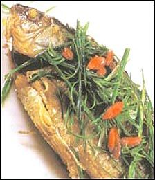 紅棗杞子燜鯽魚